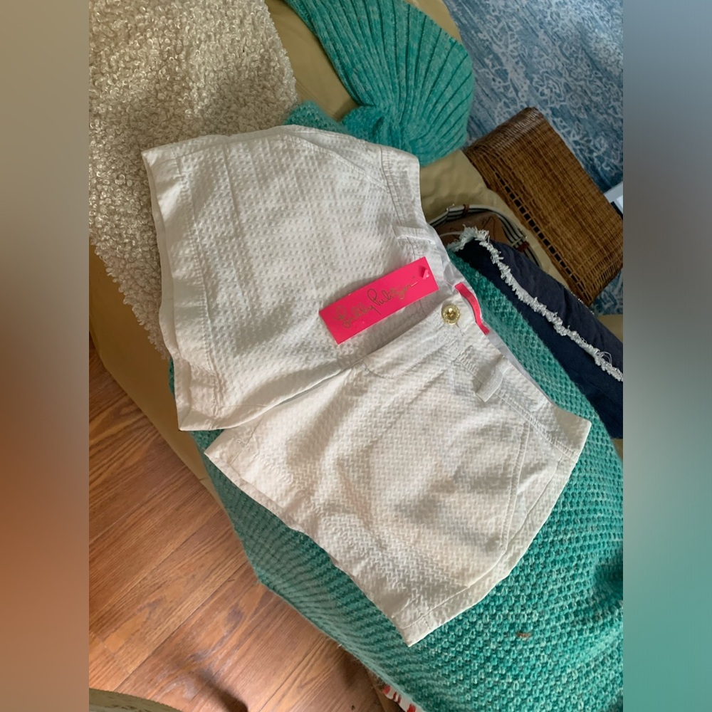 Lilly Pulitzer White callahan shorts size 2. New with tag.